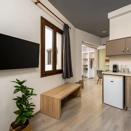 Mulberry Apartments *