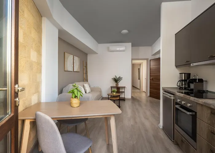 Mulberry Apartment *